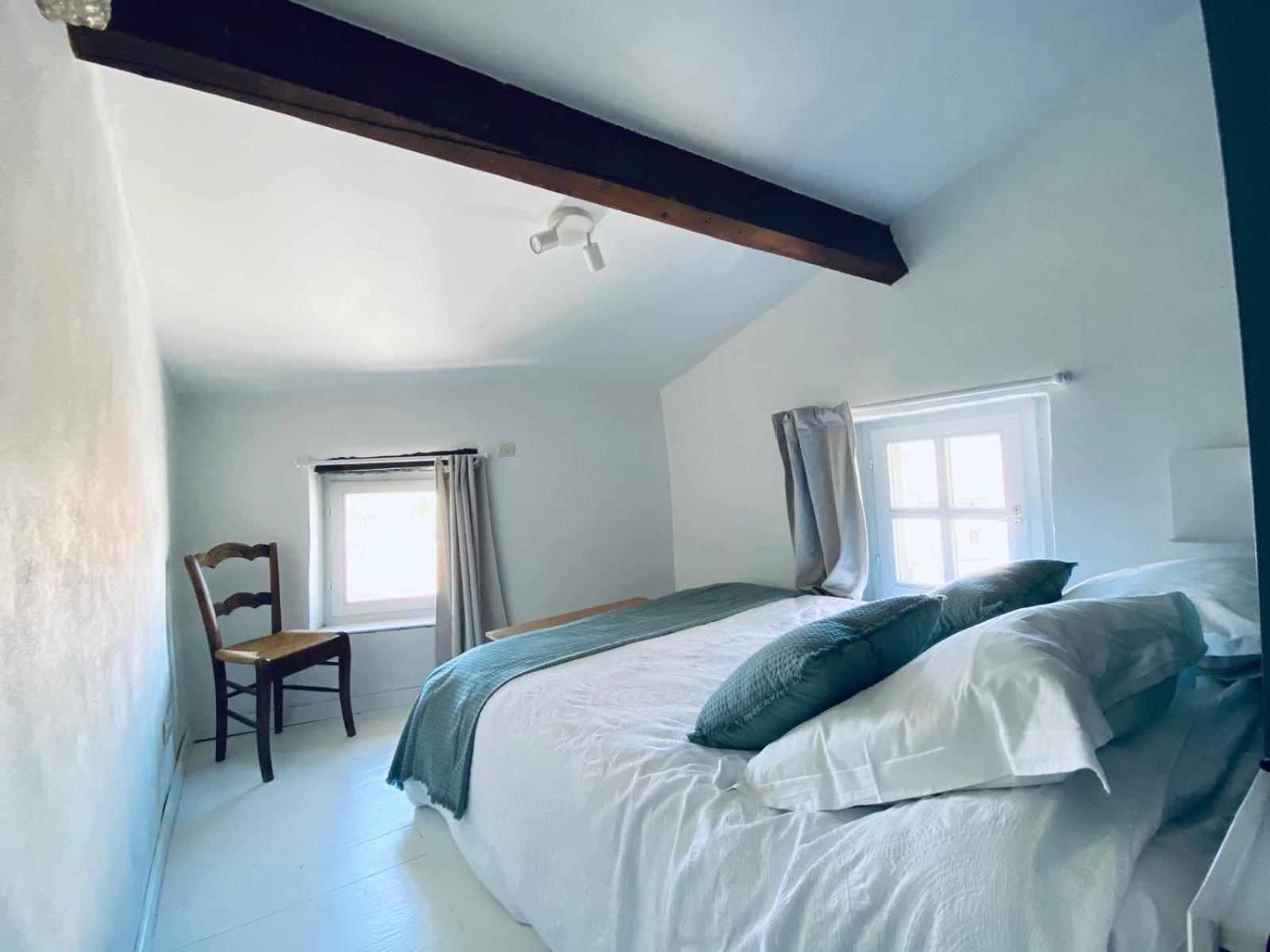 Hotel Le Pied De La Lettre Grignan Zimmer foto